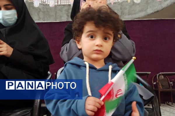 مدرسه شهید لطفی بهارستان‌دو میزبان جشن دهه فجر 