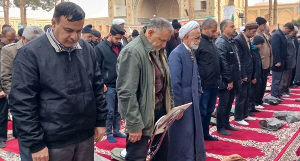 اقامه نماز پرفیض جمعه در سمنان