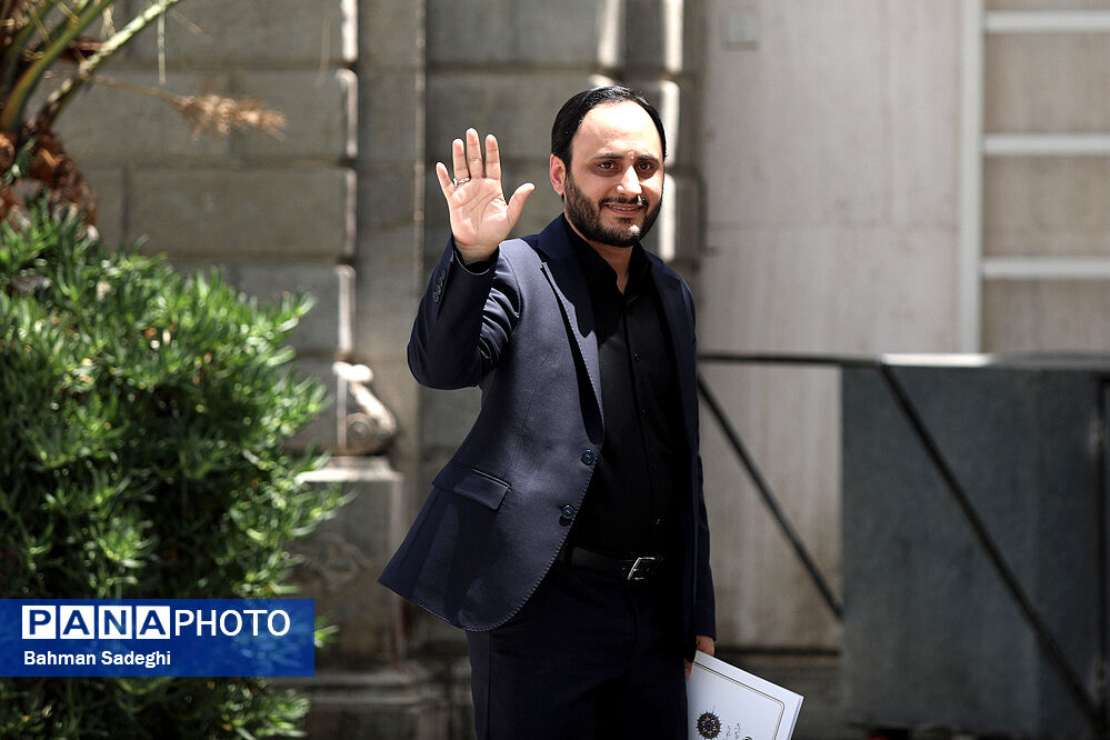 هیأت وزیران با یکپارچه‌سازی نظام پرداخت حقوق کارکنان دولت موافقت کرد