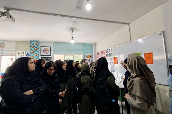 بازدید دانش آموزان پایه نهم آموزشگاه شهید خشکباری از هنرستان کار و دانش ولایت 