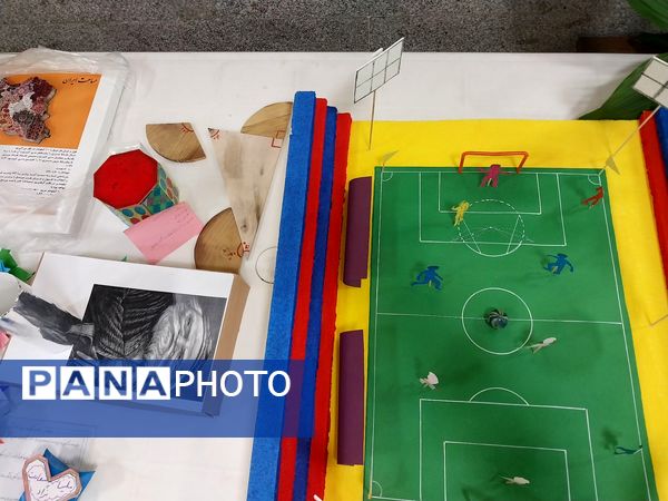 برپایی نمایشگاه ریاضی در دبیرستان آرمینه مصلی‌نژاد