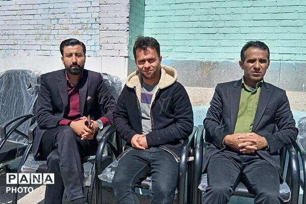 مراسم چهلمین روز شهدای دانش‌آموز مدرسه شجره طیبه میناب در دبستان ام البنین دیشموک