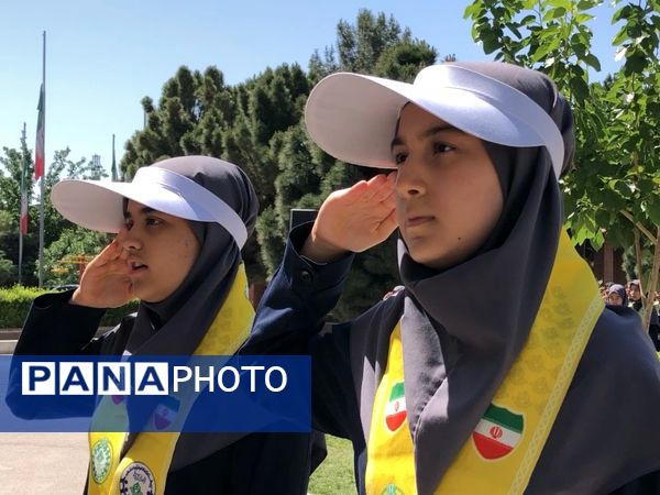 بازدید ارزیاب سازمان دانش‌آموزی کشور از دبیرستان تشکیلاتی المهدی ناحیه ۵ مشهد