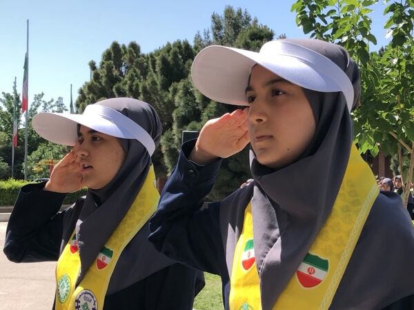 بازدید ارزیاب سازمان دانش‌آموزی کشور از دبیرستان تشکیلاتی المهدی ناحیه ۵ مشهد
