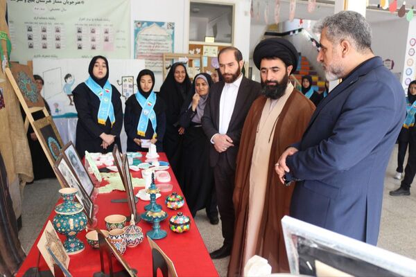 اختتامیه هفته پدافند غیرعامل در هنرستان دخترانه شیخ محمد بلیغ و معرفت فیروزکوه 
