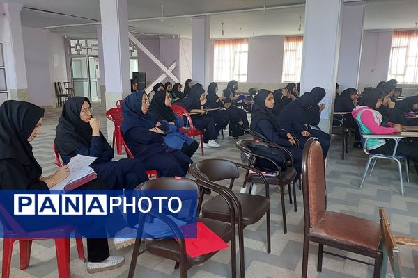 کارگاه خلاقیت در مطالعه و یادگیری در دبیرستان دستغیب ناحیه ۳ شیراز