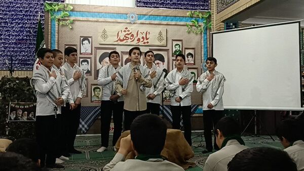 برگزاری مراسم افطار و یادمان شهدا با حضور مدیر آموزش و پرورش در مدرسه شهید مرتضوی  شهرستان قدس