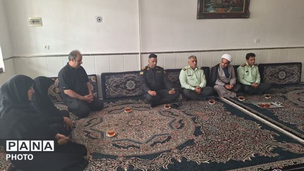ادای احترام پلیس سلسله به مقام شامخ شهدا و جانبازان