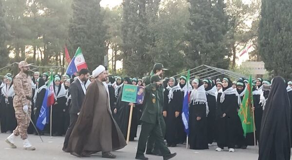 برگزاری اردو یاوران ولایت دختران متوسطه اول استان اصفهان