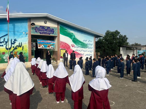 بازدید مسئولان سازمان دانش‌آموزی مازندران از مدرسه تمام‌تشکیلاتی مرحوم یوسف بزرگی قائمشهر