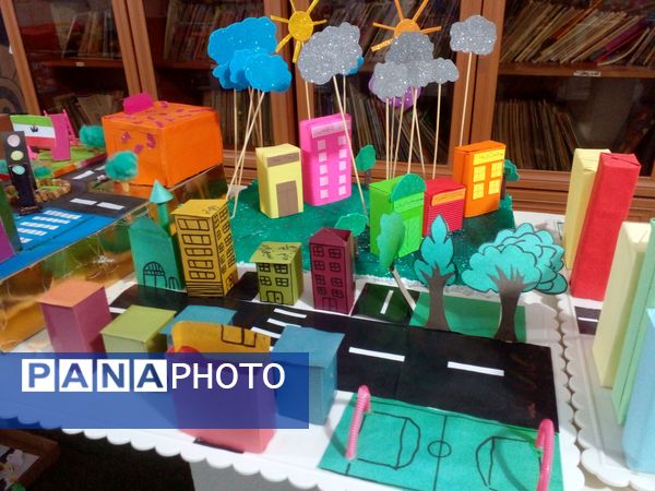 نمایشگاه کاردستی، کتاب‌های درسی و بازی و مهارت در دبستان هدی یک