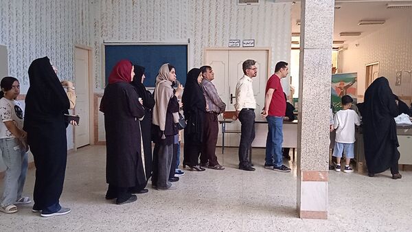 حضور پرشور مردم لرستان پای‌صندوق‌های رأی‌گیری