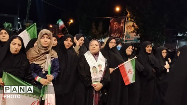 نود و هفت شب حضور حماسی و با شکوه مردم کوهدشت، در میدان امام خمینی(ره)