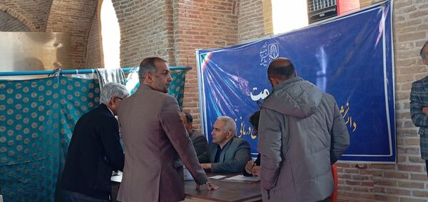 میز خدمت در آخرین نماز جمعه آبان ماه