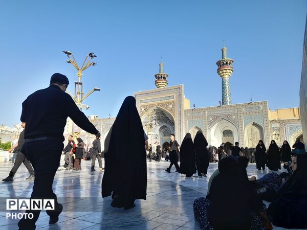 حال وهوای حرم مطهر در صبح شهادت امام رضا (ع)