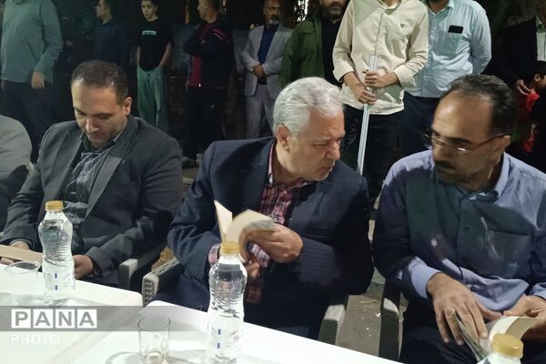 از فروش کتاب تا بیعت با رهبری؛ روایت موکب خانه نخبگان شهرستان دماوند در تجمعات شبانه رودهن