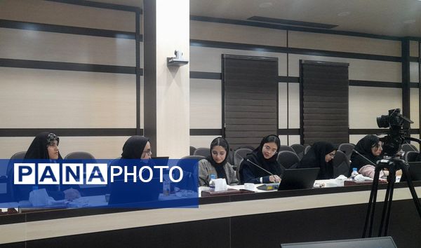 کارگروه دختران نواجوان و جوان مشهد با مشاور معاون رئیس جمهور در امور زنان وخانواده 