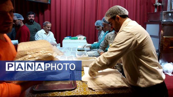 حال و هوای خیابان‌های مشهد در شب نیمه شعبان 