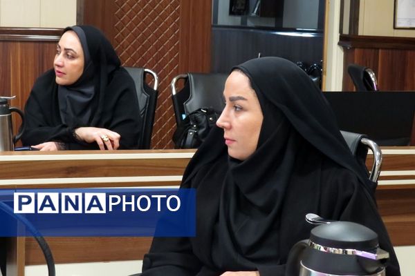 جلسه هم اندیشی انجمن اولیا و مربیان مدارس ناحیه یک شهرری