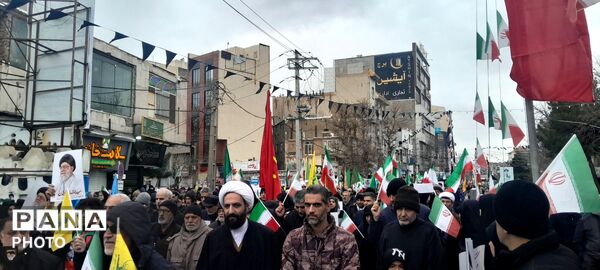 اجتماع بزرگ مردم کرج در راهپیمایی روز قدس