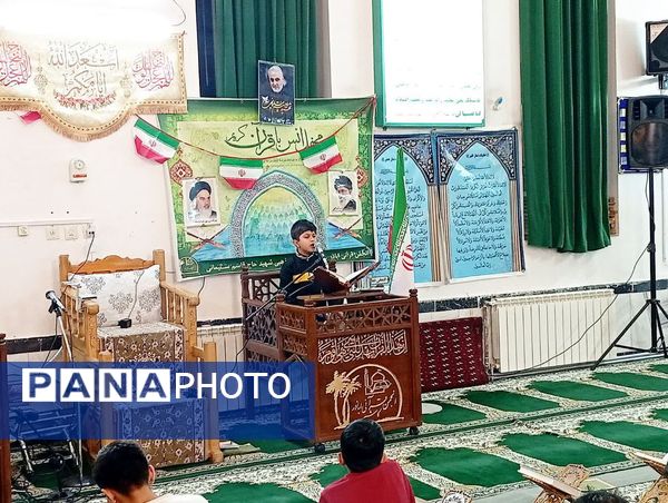 محفل انس با قرآن به مناسبت دهه فجر در کاشمر 