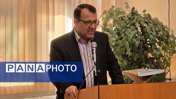 تجلیل از مقام‌آوران کشوری معلمان و دانش‌آموزان پژوهنده شهرستان نظرآباد