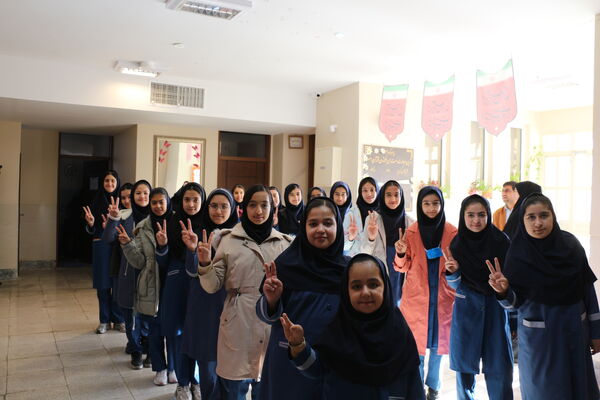 صبحگاه شاد مدارس دخترانه استان اصفهان در قالب طرح «نوجوان شاد ایرانی (نشا)»