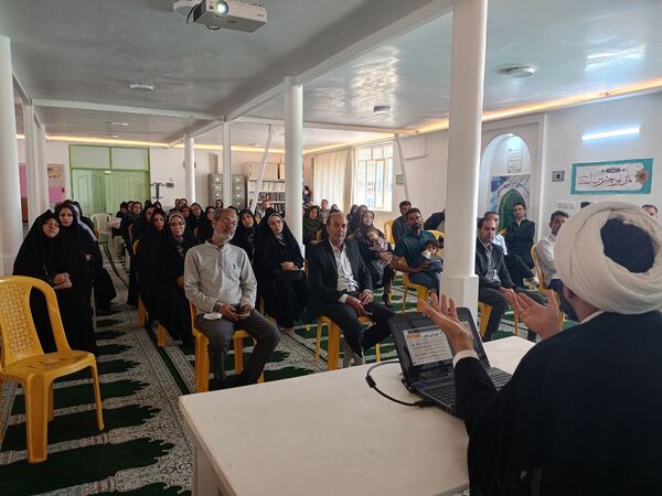 جلسه هدایت تحصیلی ویژه اولیای دانش آموزان پایه نهم دبیرستان میثاق 