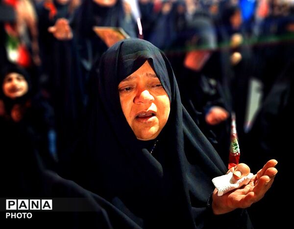 دست‌هایی به آسمان، قلوبی به امید ظهور