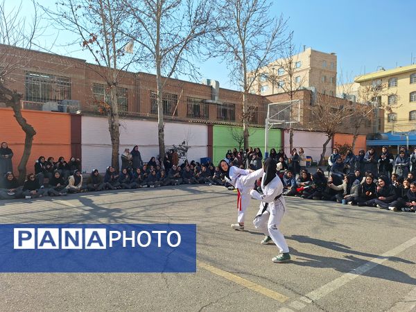 فجرانه ورزشی در دبیرستان حضرت ولی عصر (عج)