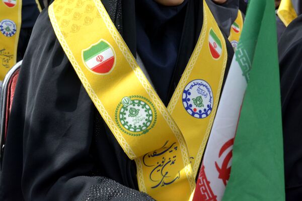 حماسه دانش‌آموزان اسلامشهر در ۲۲بهمن