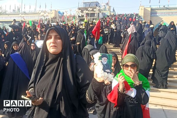 خروش اشک و حماسه در میعادگاه تهران