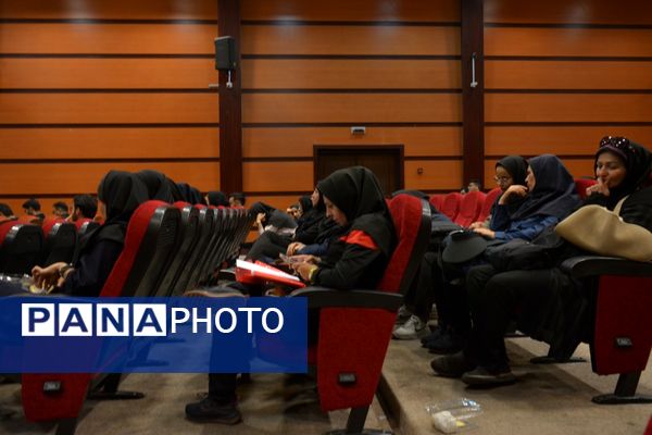 بهارستان‌دو از برترین‌های تربیت‌بدنی تقدیر کرد