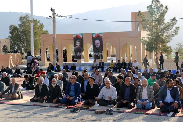 شکوه اقامه نماز عید‌ فطر در سراسر استان کرمان