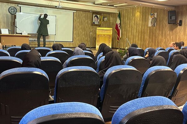 برگزاری دوره ضمن خدمت «گرمایش زمین» ویژه مراقبین و رابطین سلامت مدارس