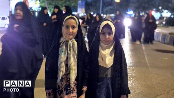 نسل نود؛ شمع‌های کوچک تجمعات 
