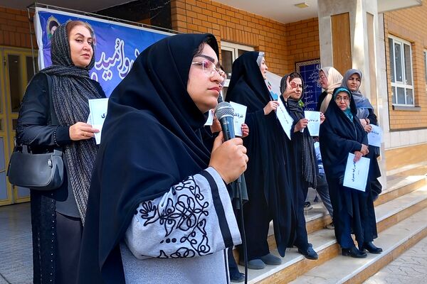 برگزاری نخستین جلسه مجمع عمومی انجمن اولیا و مربیان در دبیرستان نمونه‌دولتی ولایت بهارستان‌دو