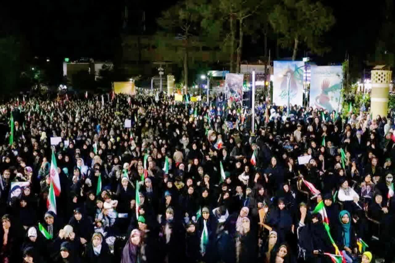  نود و نهمین شب تجمعات مردمی شهرستان نجف‌آباد؛ جلوه‌ای از بصیرت و همبستگی