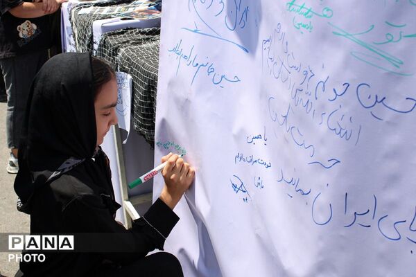 حضور پر رنگ کودکان و نوجوانان حسینی در راهپیمایی جاماندگان اربعین