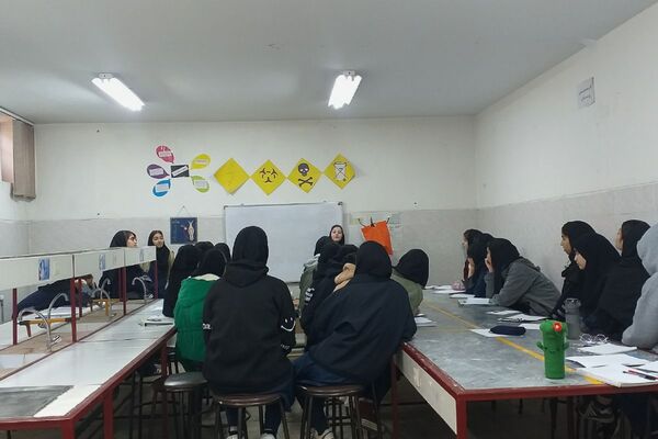  کارگاه‌های علمی و پژوهشی در مدرسه شهید همت شهرستان ملارد 
