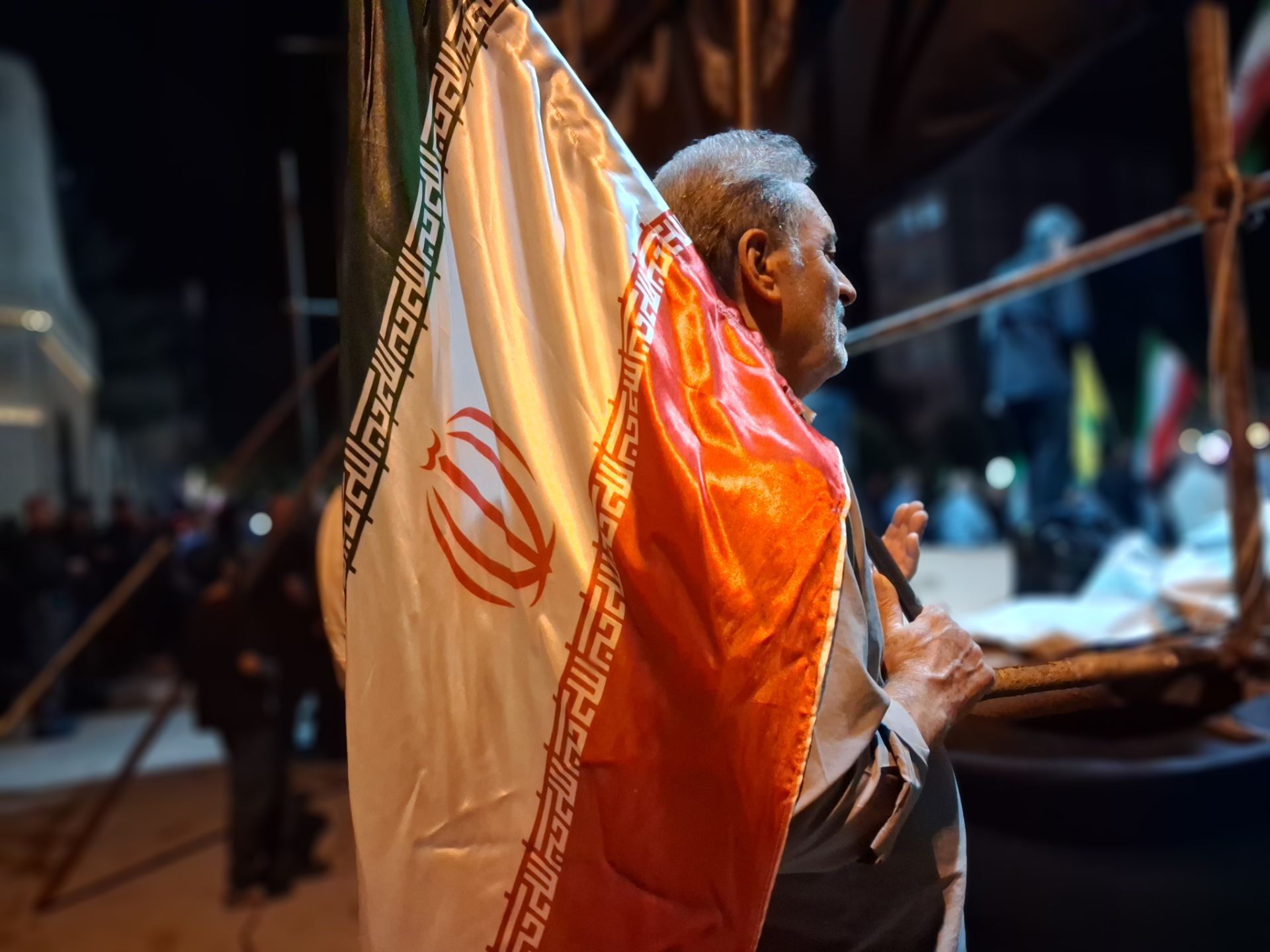 همه پای کار ایران