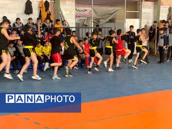 برگزاری فعالیت‌های ورزشی درون مدرسه‌ای در دبستان معلم آشخانه 