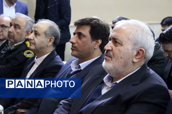 وزیر نیرو برای افتتاح پروژه‌های دهه فجر وارد آزادشهر شد