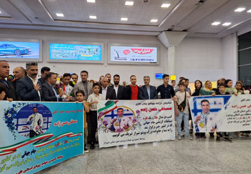 بازگشت قهرمان شیرازی به وطن پس از شکست رقیبانش