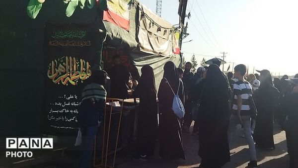 موکب اسماء الحسنی منطقه 2 تهران میزبان زائران پیاده امام رضا (ع) 