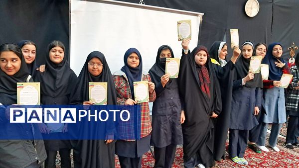 جشن نیمه شعبان در دبیرستان حضرت زینب (س)