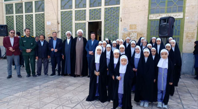 روایت پانا خاتم از آیین عبادی سیاسی نماز جمعه 