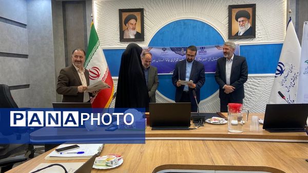 تجلیل از خبرنگاران برتر و فعال خبرگزاری پانای استان مرکزی 