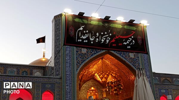 آماده سازی حرم مطهر امام رضا علیه‌السلام برای تشییع رهبر شهید