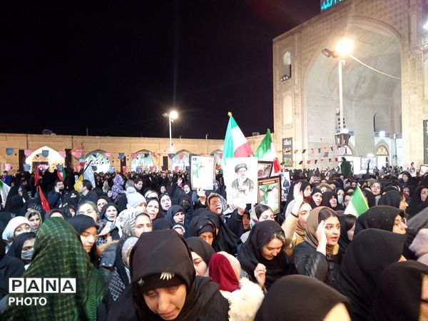خروش مردم بصیر و عزادار شهرستان نیشابور در چهارمین روز از عزای سالار شهیدان انقلاب اسلامی 